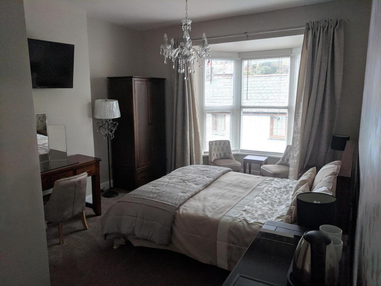 Lion House Bed & Breakfast With Restaurant Combe Martin Exterior photo