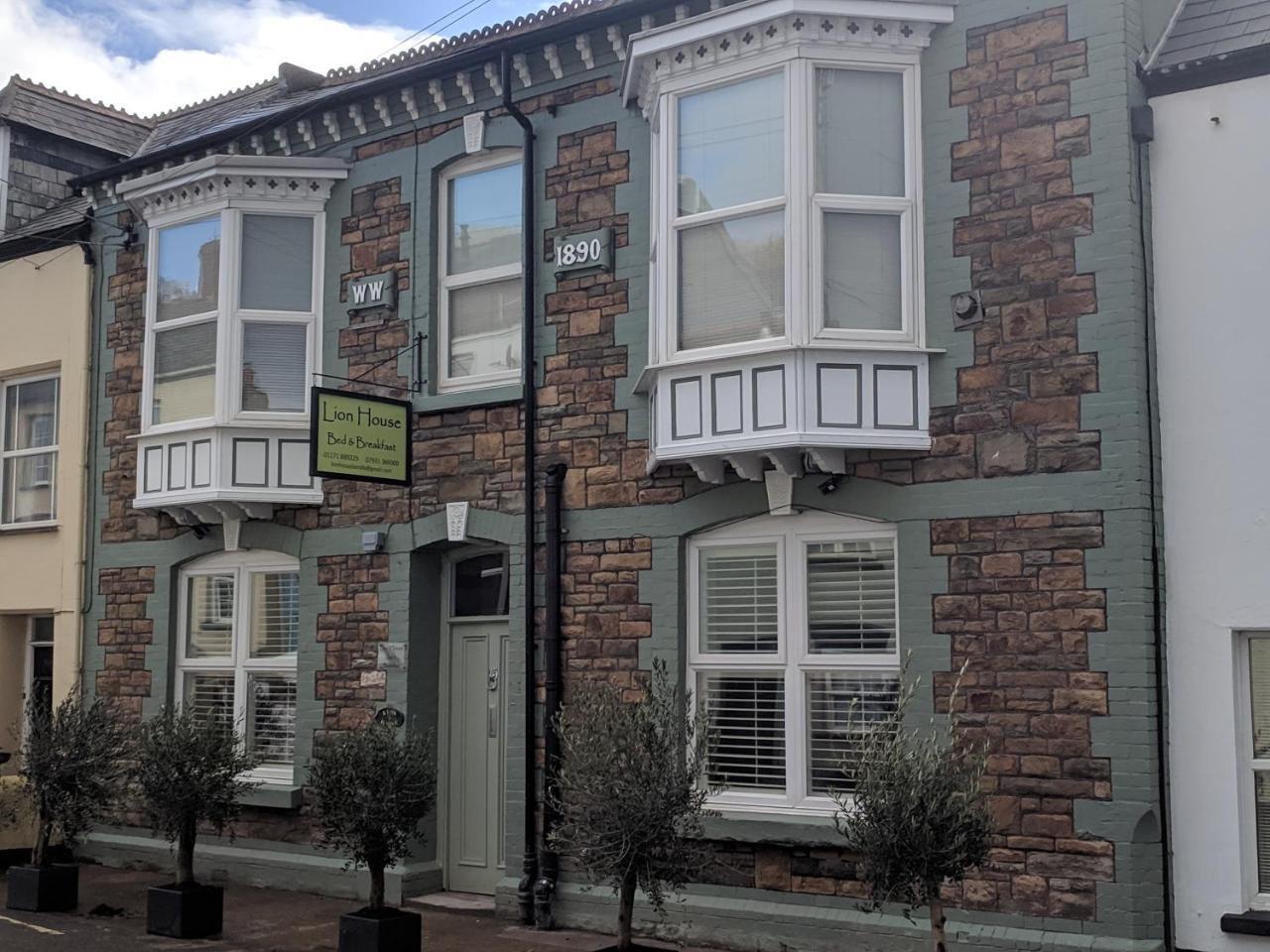 Lion House Bed & Breakfast With Restaurant Combe Martin Exterior photo